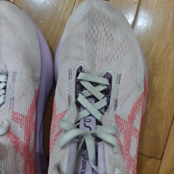 Asics Women Novablast 5 Pink Size 6.5 - Picture 2 of 6